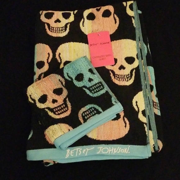 Betsey Johnson Other - 💀Betsey bath sheet
